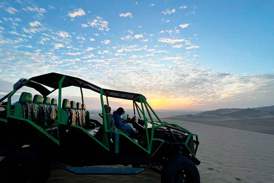 Buggy y Sandboarding Aventura en Huacachina