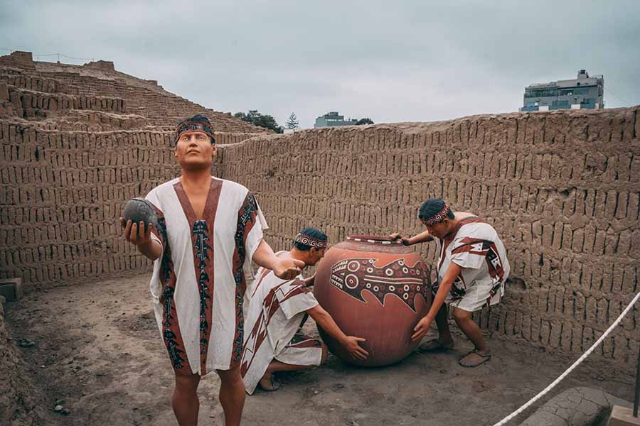 Expedición a Pachacamac y Huaca Pucllana