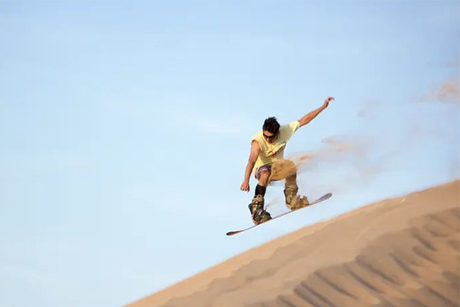 Sandboarding en Chilca + Visita a Pachacamac